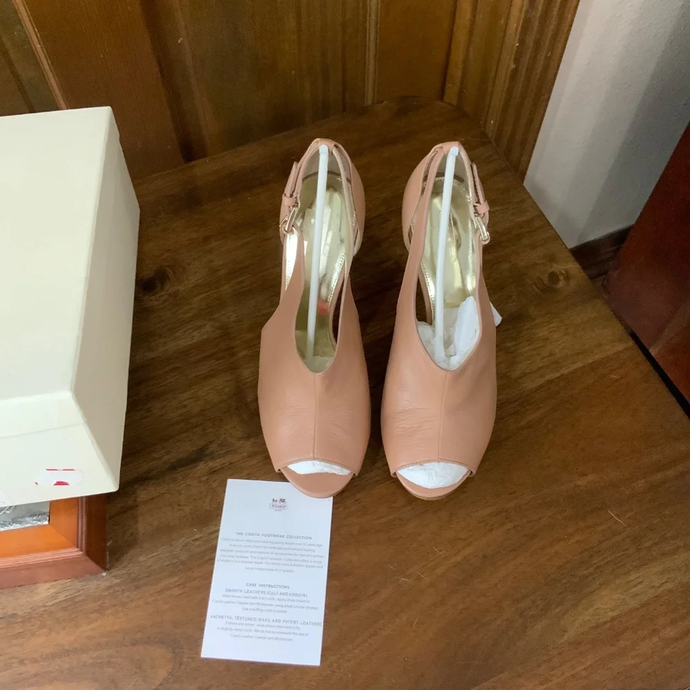 COACH Apryl Nude Nubuck Cut Out Peep Toe Logo‎ Buckle Stilettos NIB - Picture 3 of 14